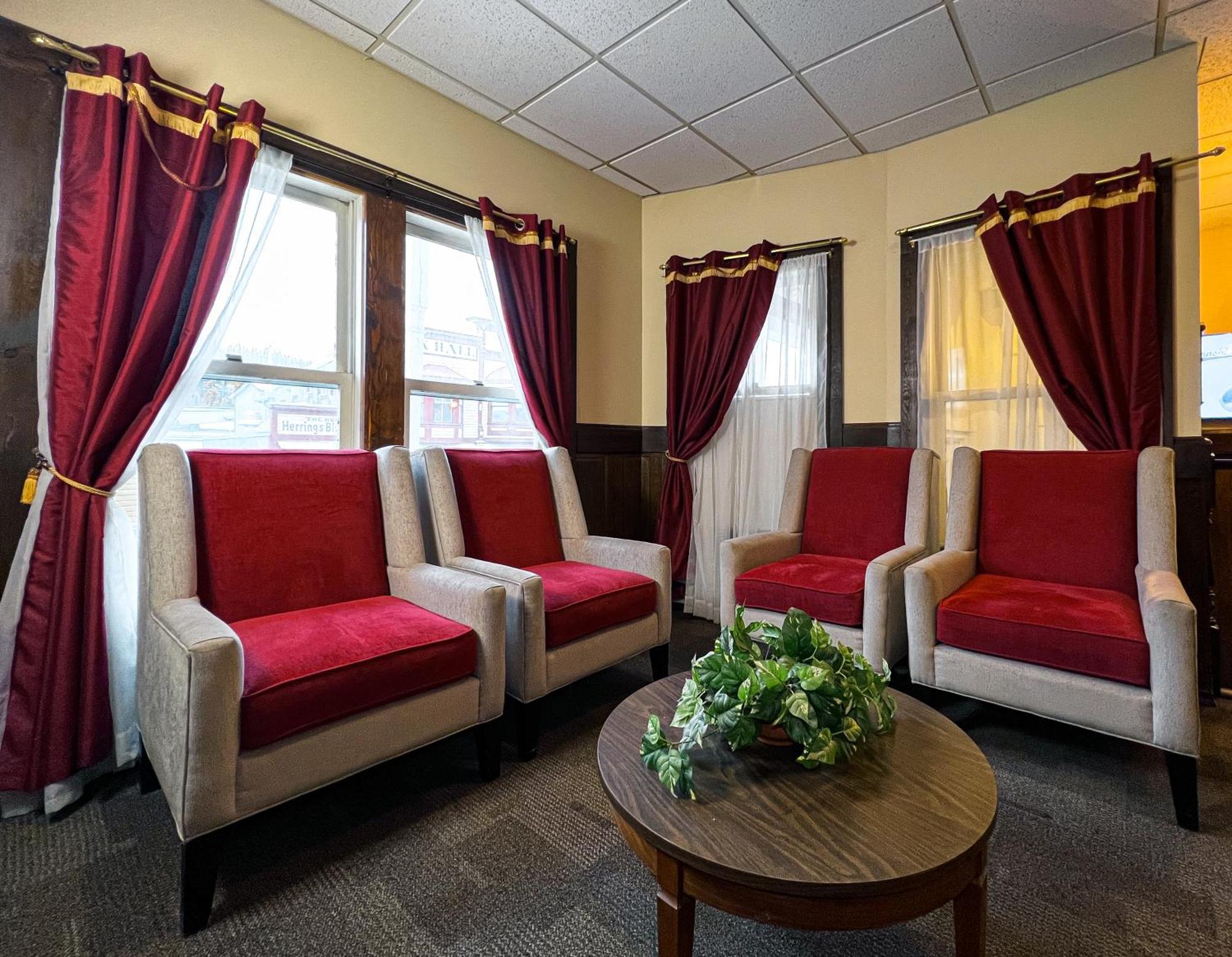 The Downtown, A Coast Hotel Dawson City Extérieur photo