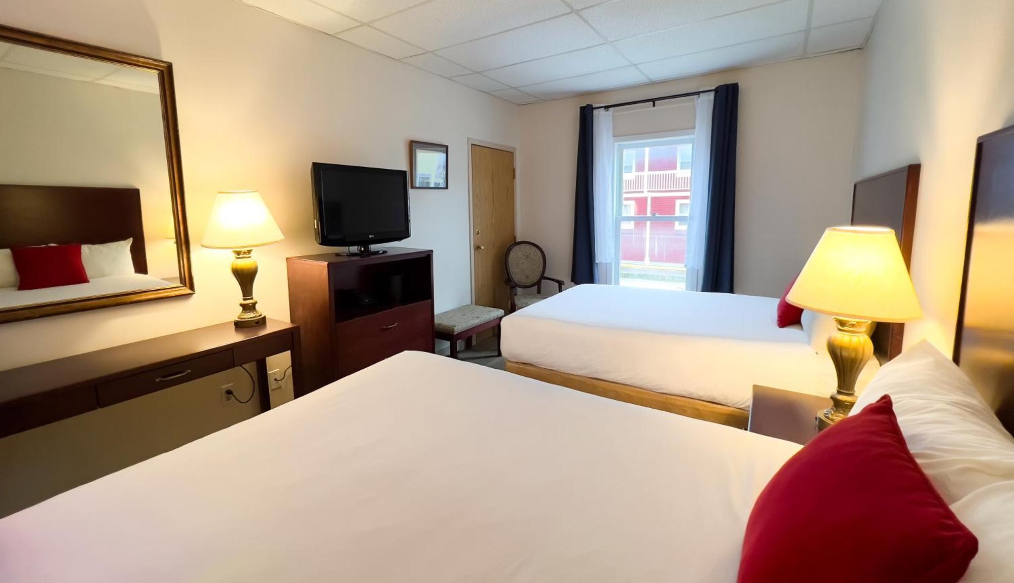 The Downtown, A Coast Hotel Dawson City Extérieur photo