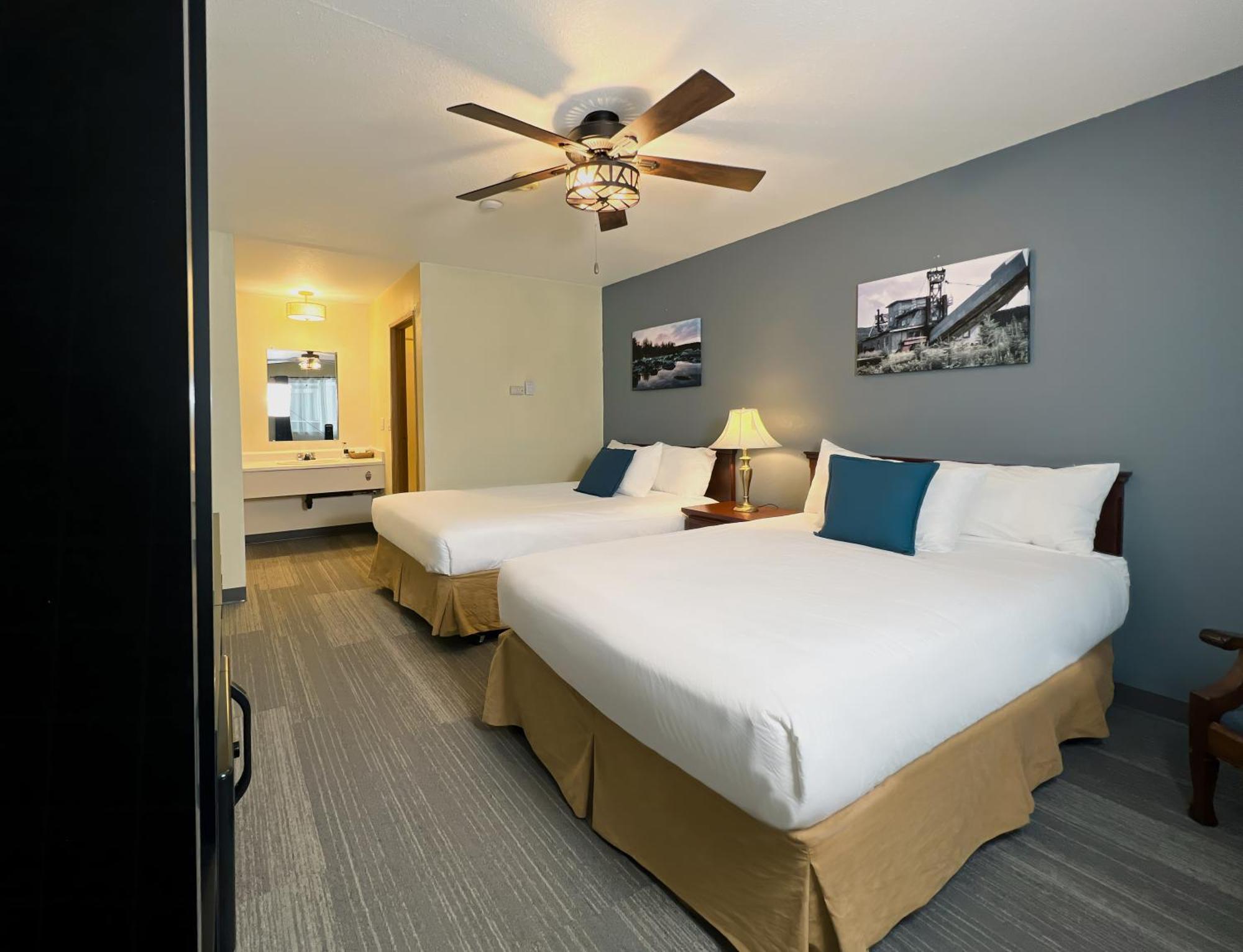 The Downtown, A Coast Hotel Dawson City Extérieur photo