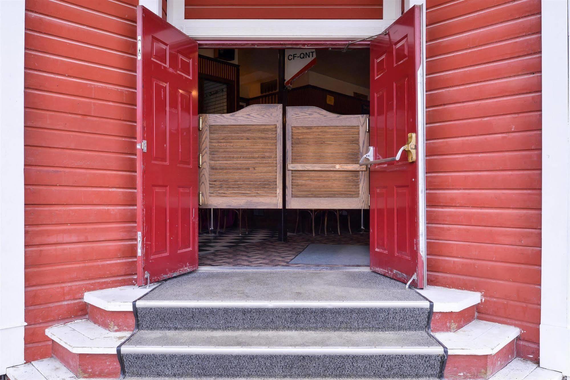 The Downtown, A Coast Hotel Dawson City Extérieur photo