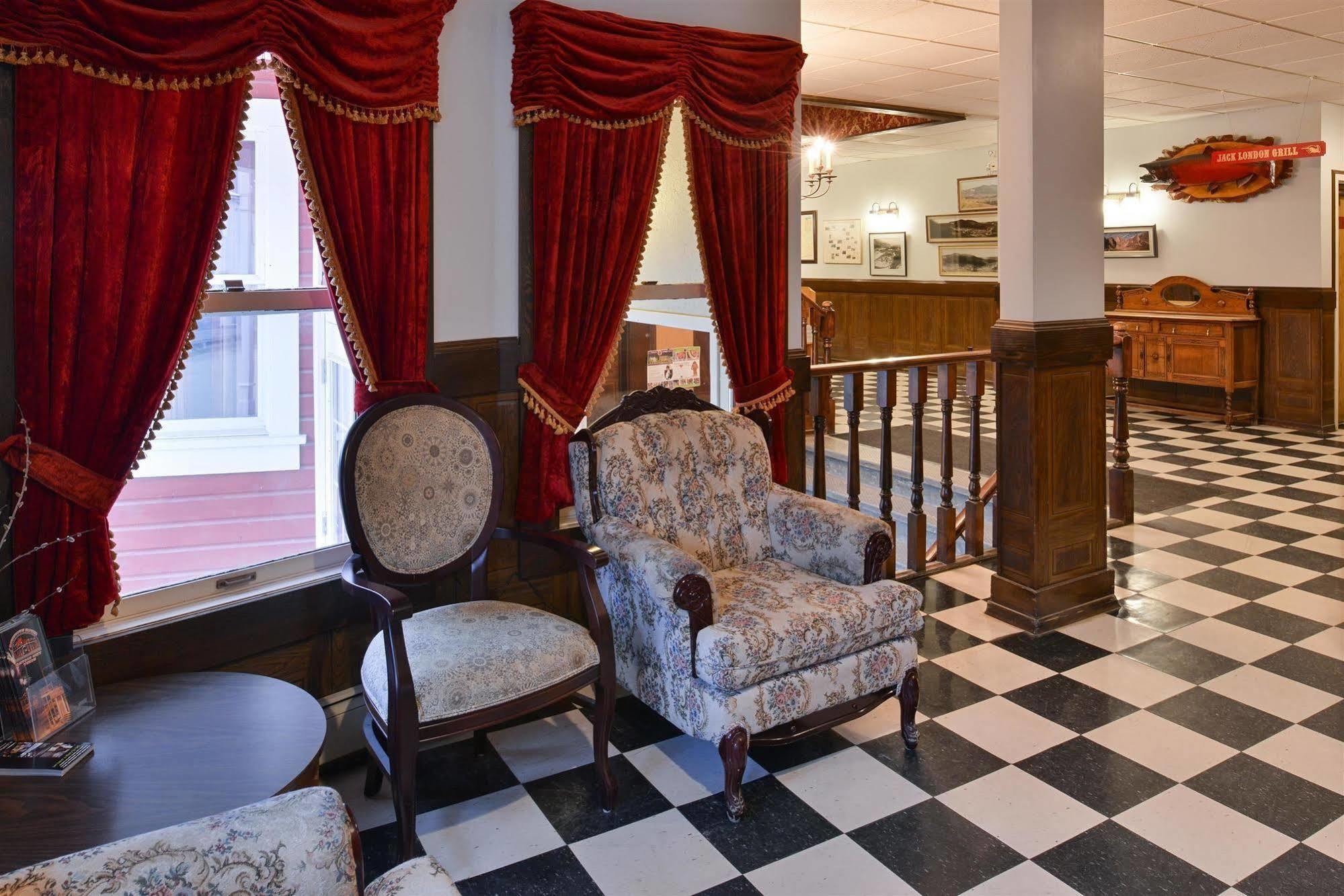 The Downtown, A Coast Hotel Dawson City Extérieur photo