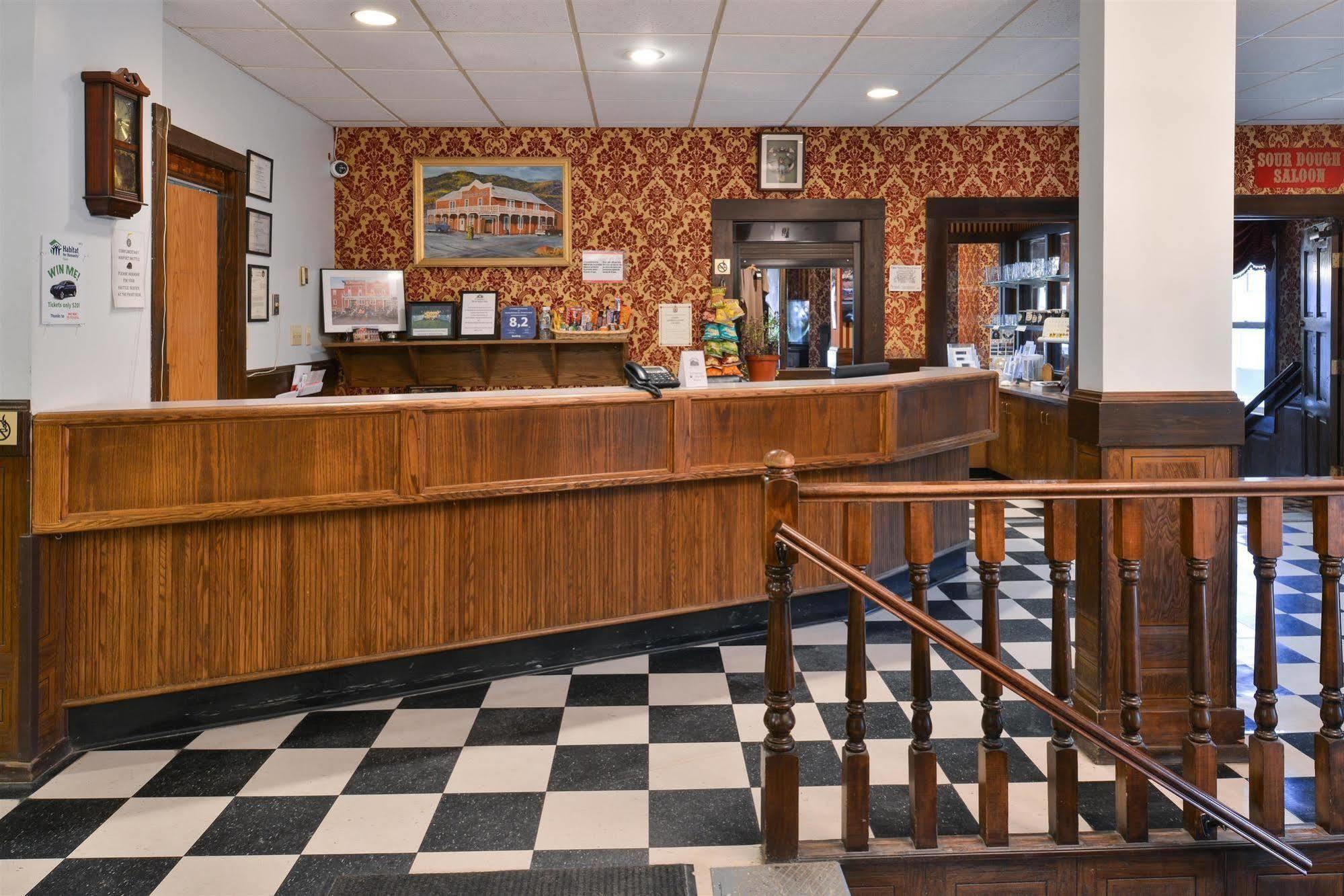 The Downtown, A Coast Hotel Dawson City Extérieur photo