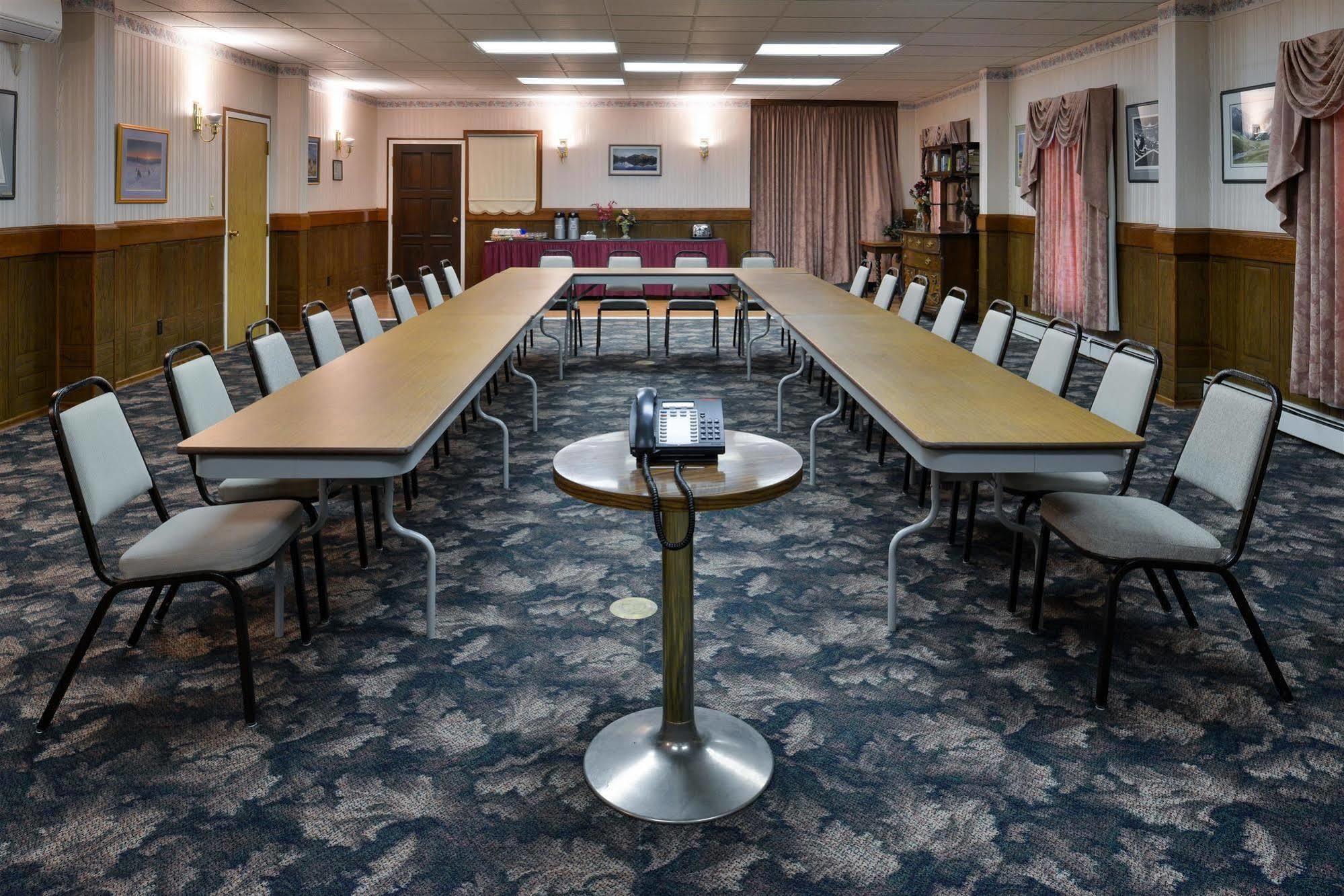 The Downtown, A Coast Hotel Dawson City Extérieur photo