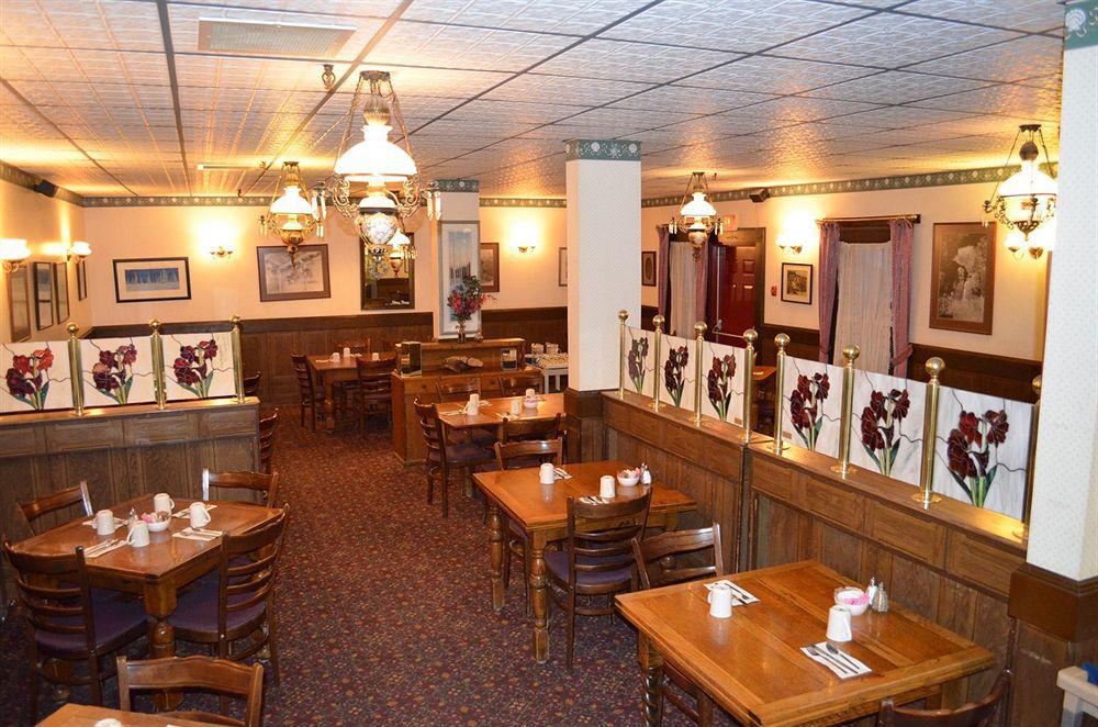 The Downtown, A Coast Hotel Dawson City Restaurant photo